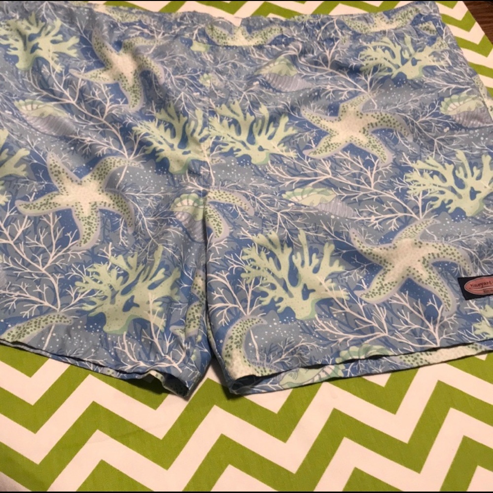 Men’s Vineyard Vines Swim trunks size XL